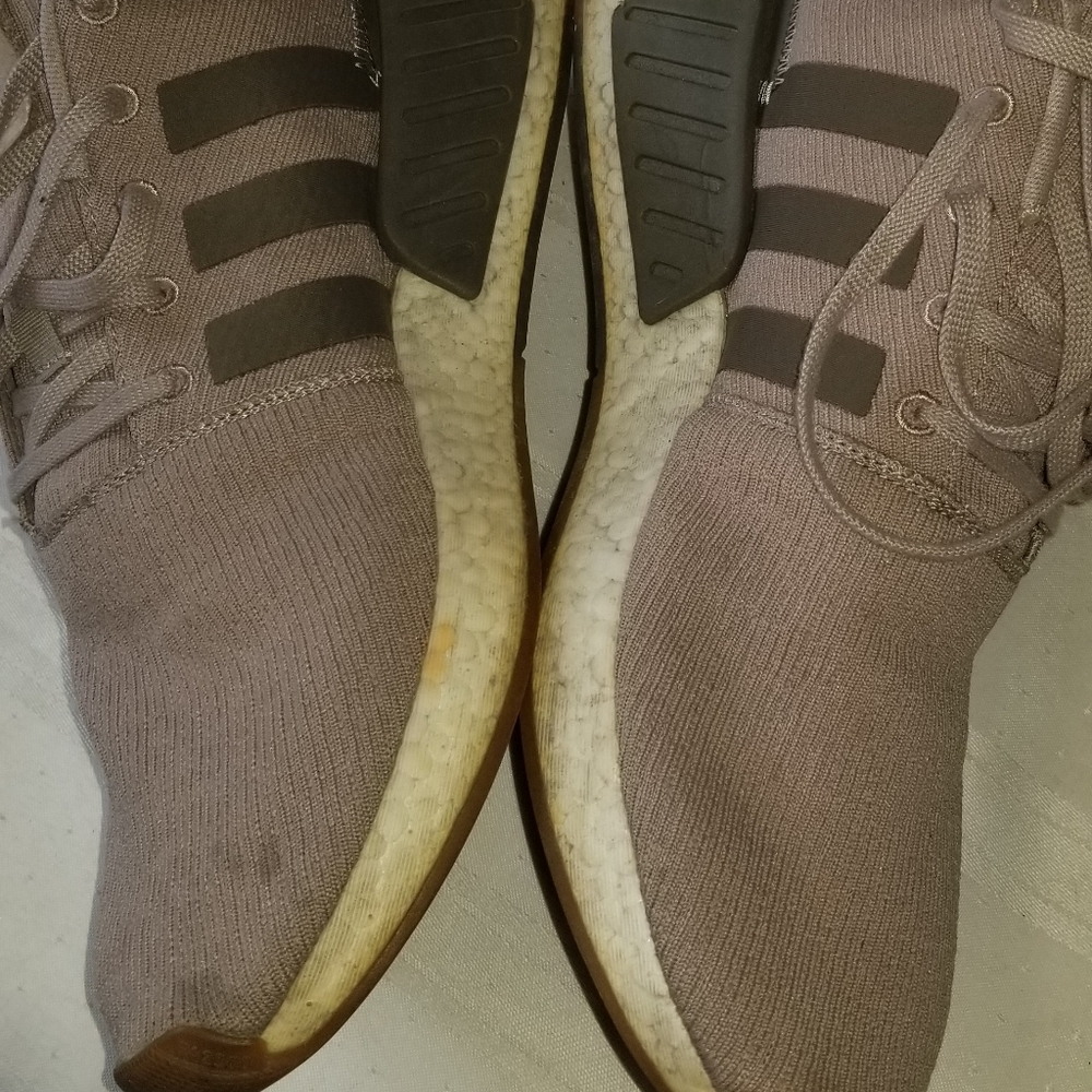 *PRE LOVED* Men's Adidas Boost Sneakers - Picture 7 of 7